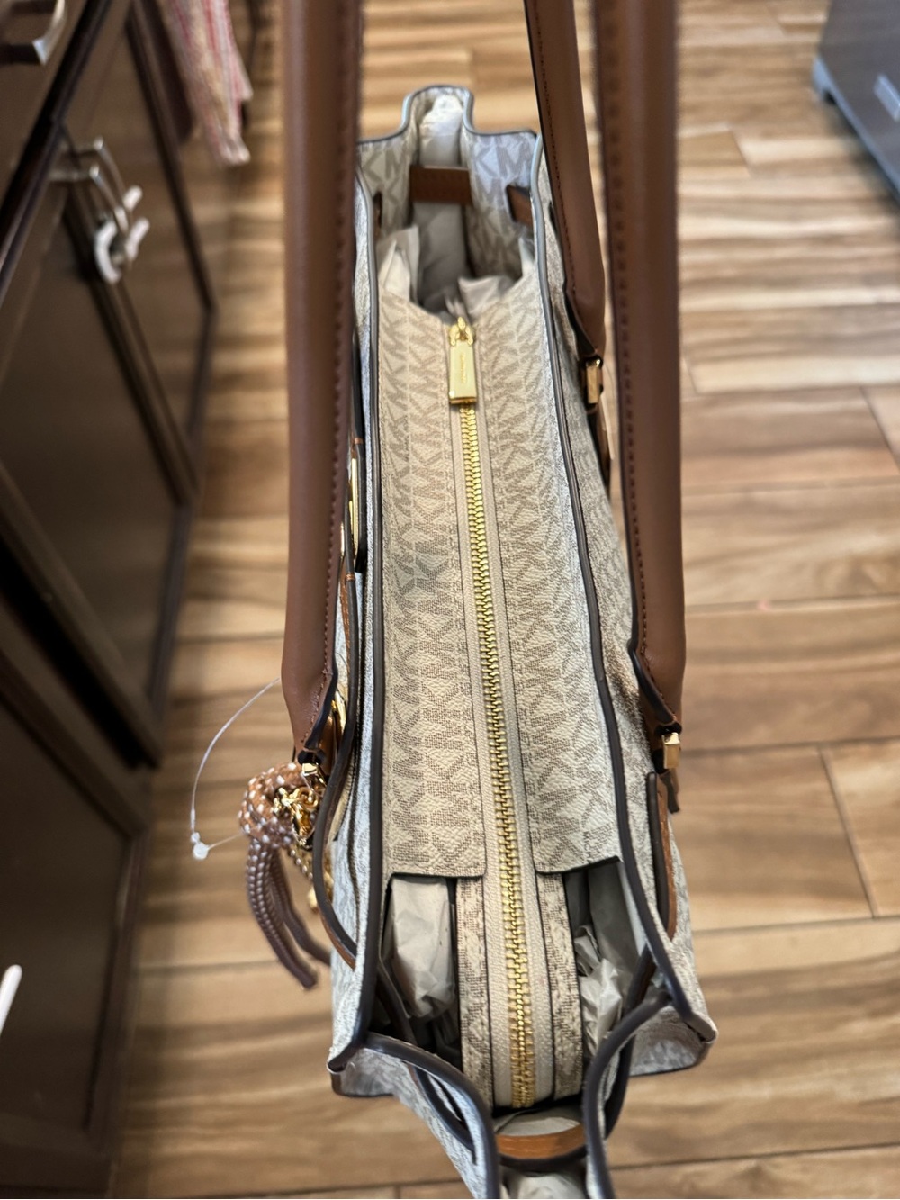 Michael Kors Hamilton Moderne Vanilla Accorm with Gold Hardware - Picture 6 of 11